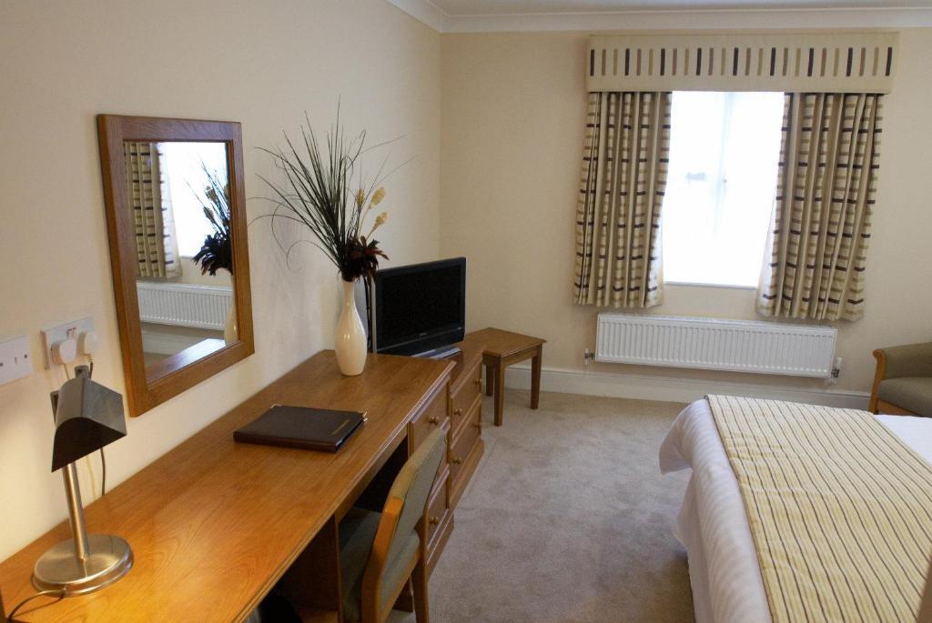 The Barns Hotel Cannock Rum bild